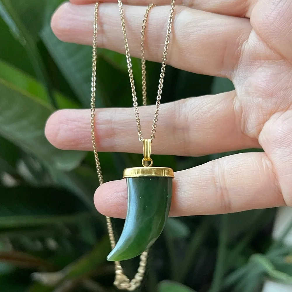 High quality natural spinach green nephrite jade pendant and gold tone chain - Picture 3 of 7
